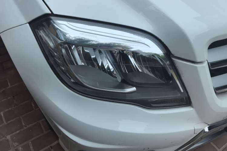 Used Mercedes-Benz GLK-Class 2015 GLK 260 4MATIC Dynamic Edition Ultimate Version Right Front Headlight