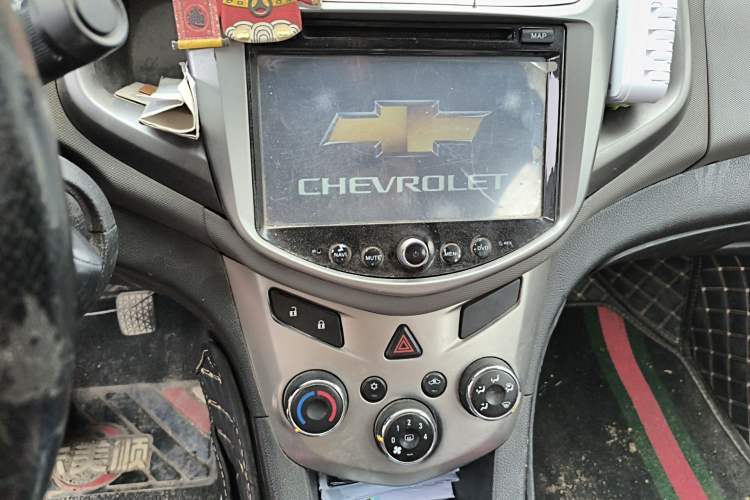 Used Chevrolet Aveo Sonic 2014 Sedan 1.4 SL MT Comfort Edition Audio And AC Panel