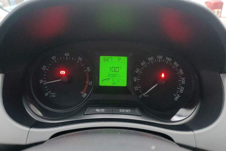 Used Skoda Fabia 2015 1.4L Automatic Front-Drive Model Instrument Cluster