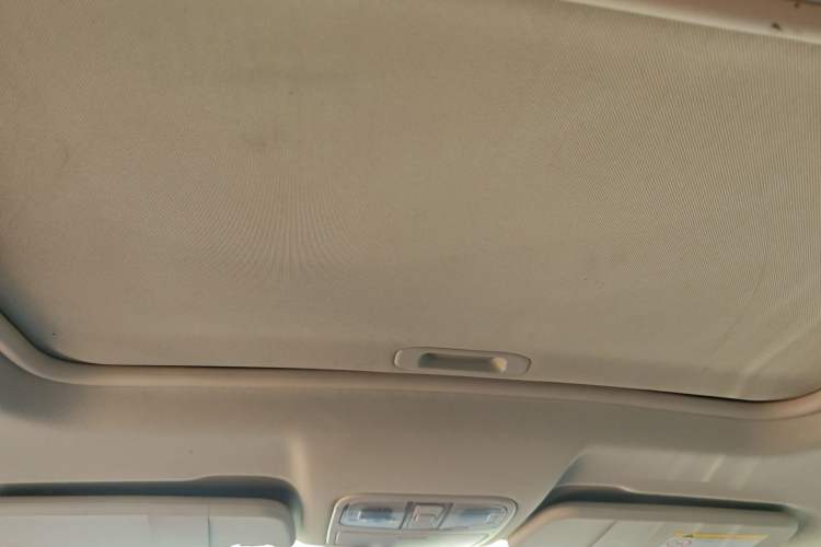 Used Dongfeng Fengon 580 2016 1.5T Manual Luxury Edition Headliner