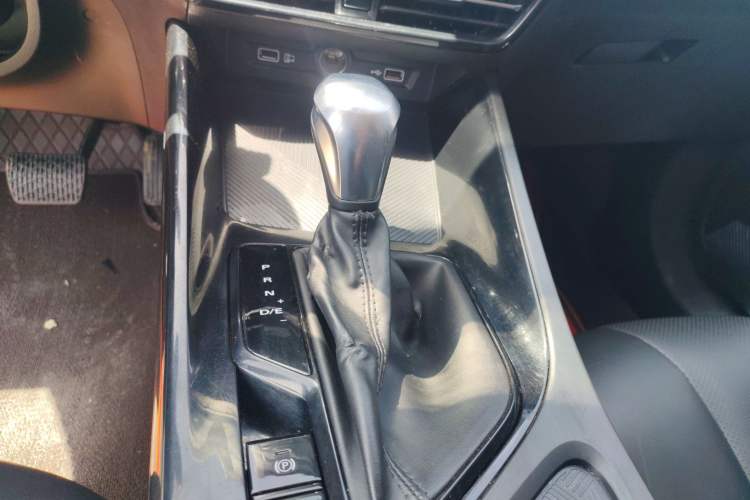 Used Roewe i5 2021 1.5L CVT Platinum Edition