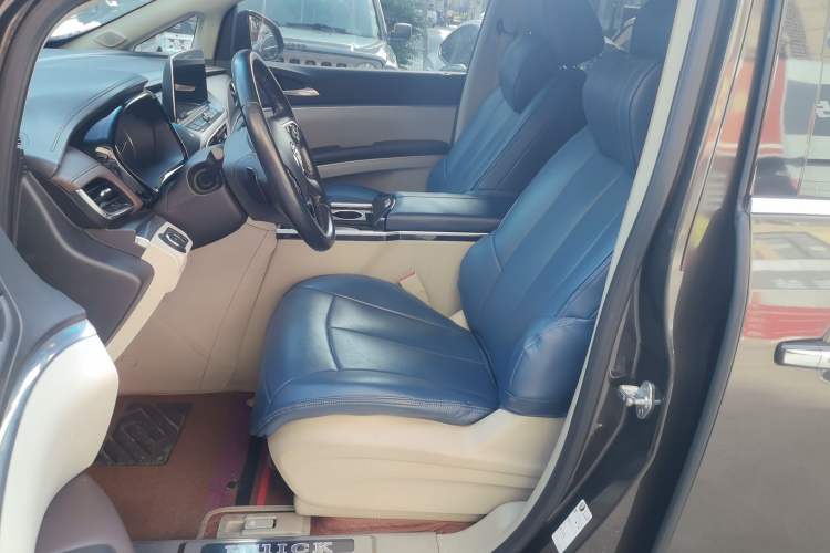 Used Buick GL8 2021 Land Cruiser Executive Class 652T Luxury Model
