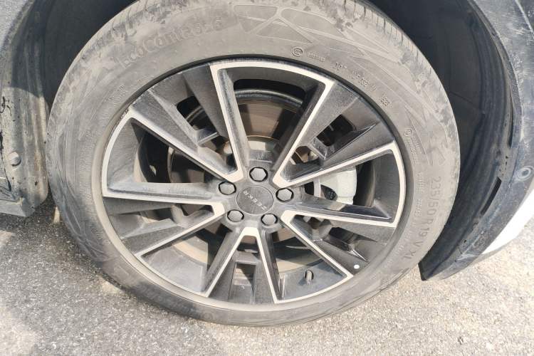 Used Zeekr X 2023 Rear-Drive YOU Edition 4 Seats Right Front Wheel Hub