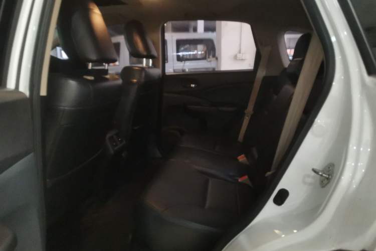 Used Honda CR-V 2016 2.0L two-wheel drive Urban Edition Left Rear Seat