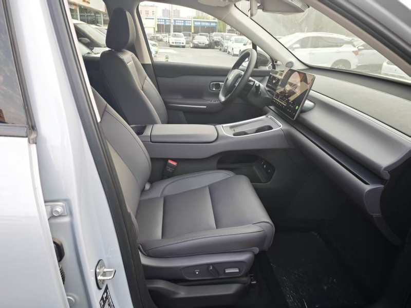 Used Leapmotor C16 2026 Extended-Range 280 LiDAR Zhizun Edition 6 Seats — 24
