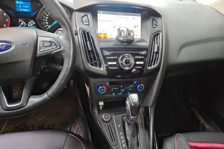 Used Ford Focus 2017 Hatchback 1.6L Automatic Fashion Edition Smart Drive Version
