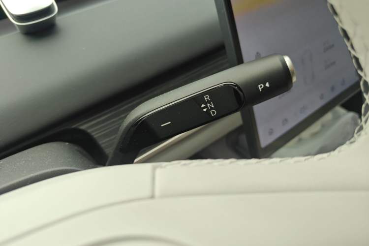 Used ONVO L60 2024 60 kWh Rear-Drive Version
