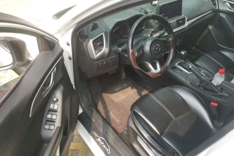 Used Mazda 3 Axela 2017 Sedan 1.5L Automatic Comfort Model Emission Standard China V