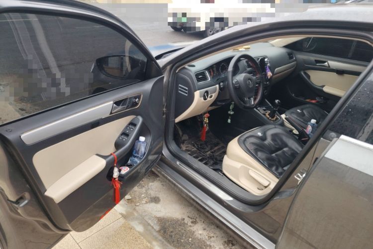 Used Volkswagen Sagitar 2012 1.4TSI Manual Luxury Model Driver Seat