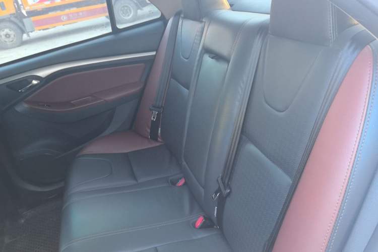Used BYD G5 2014 1.5TID Automatic Prestige Model
