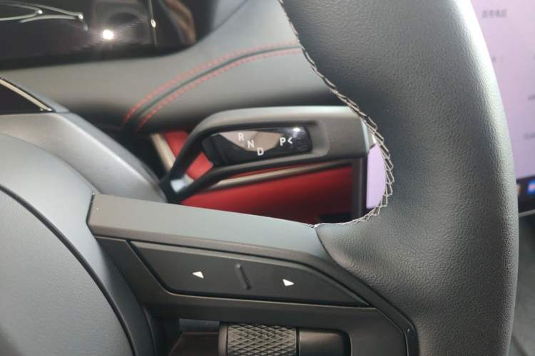 Used Xiaomi Auto SU7 2024 Four-Wheel Drive Ultra-Long Range Advanced Intelligent Driving Max Edition
