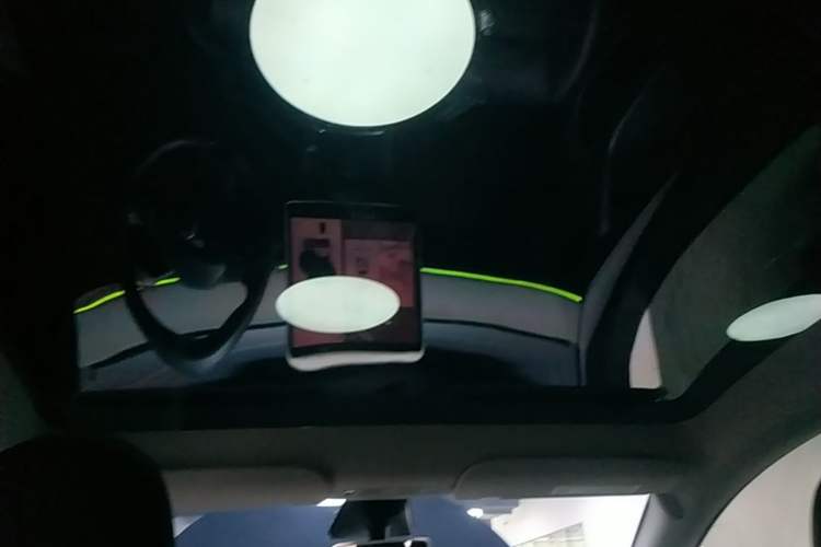 Used Tesla Model Y 2023 Long-Range All-Wheel-Drive Version
