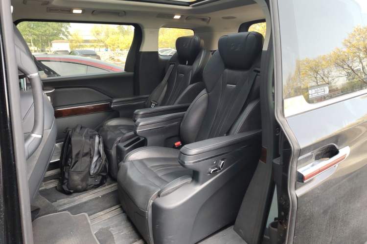 Used Hongqi HQ9 2023 2.0T Smart Connect Flagship Edition Left Rear Seat