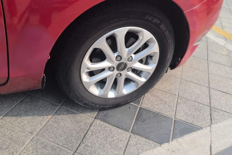 Used Ford Focus 2012 Sedan Classic 1.8L Automatic Base Model