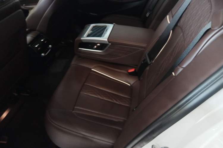 Used BMW 5 Series 2018 Facelifted 530Li Luxury Edition Premium Package
