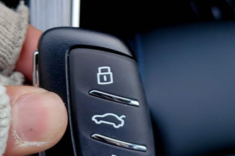 Used Roewe RX5 2025 PLUS 330TGI Automatic Trendsetting Smart Edition Vehicle Key