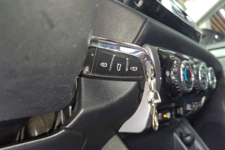 Used Toyota YARiS L Zhi Xuan 2016 Revised 1.5E CVT Charming Edition