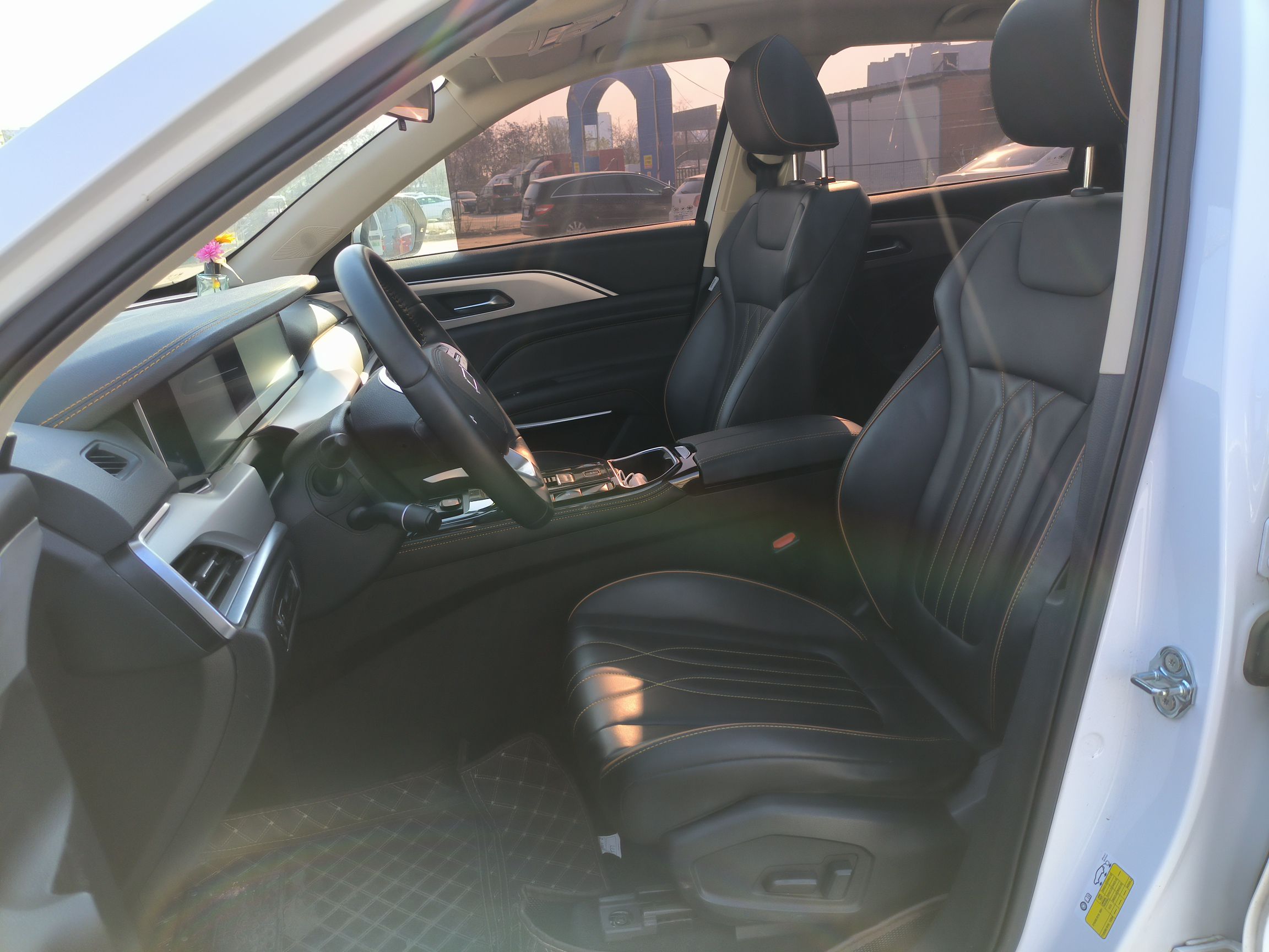 Переднее сиденье в автомобиле