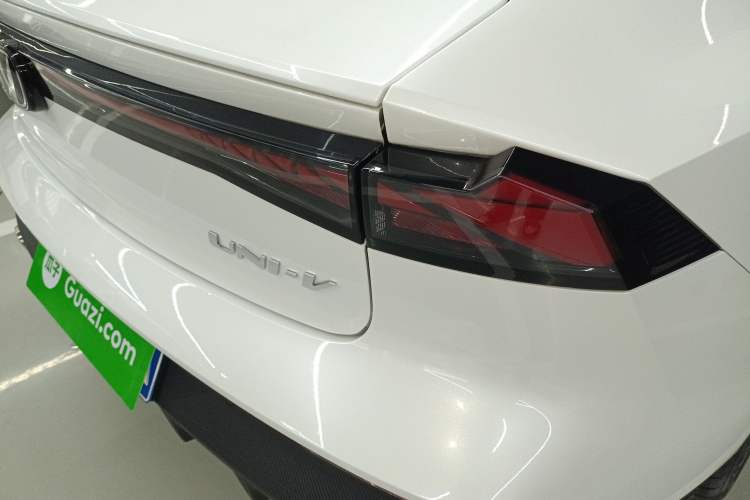 Used Changan UNI-V 2024 1.5T High-Energy Version