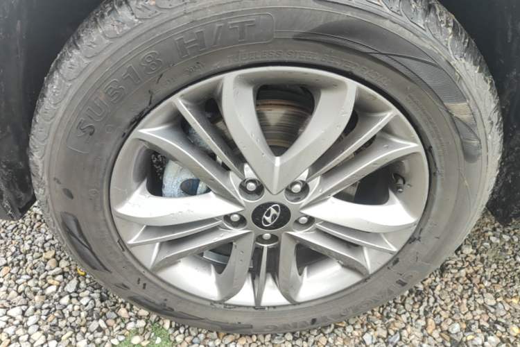 Used Hyundai ix35 2013 2.0L Automatic Two-Wheel Drive Smart GLS China IV Standard