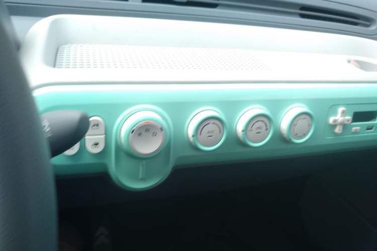 Used Bestune Pony 2025 222km Range Agile Horse Audio And AC Panel