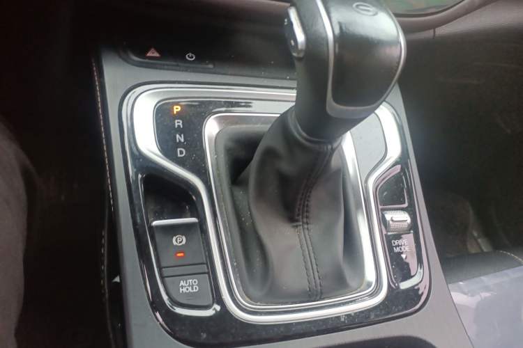 Used GAC Trumpchi M6 2021 PRO 270T Automatic Luxury Edition Gear Lever