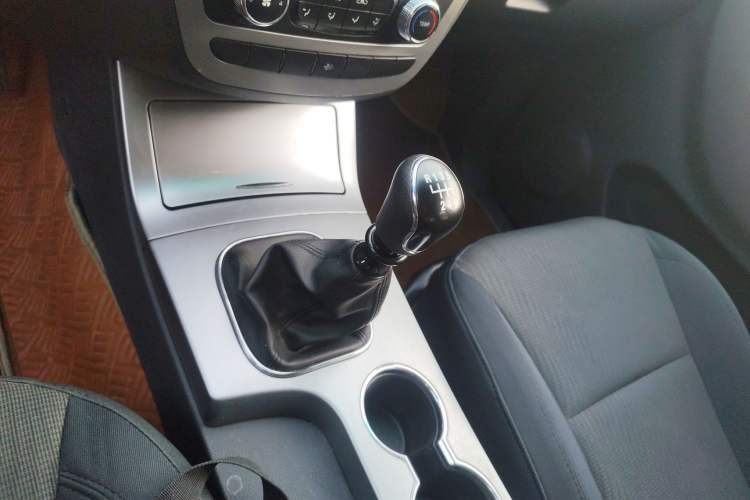 Used JAC T6 2020 2.0T Diesel Two-Wheel-Drive Elite Version Long Wheelbase China VI Emission Standard HFC4DB2-2E