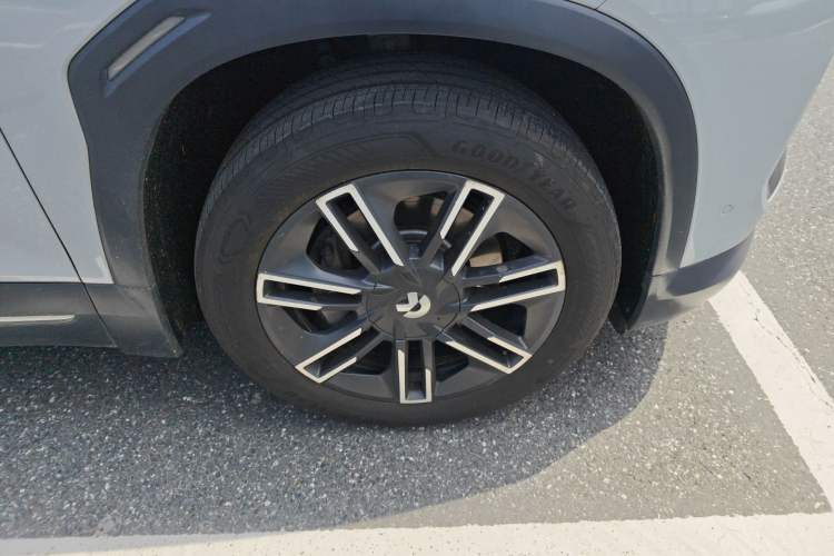 Used Nio ES6 2019 430 km Performance Version Right Front Wheel Hub