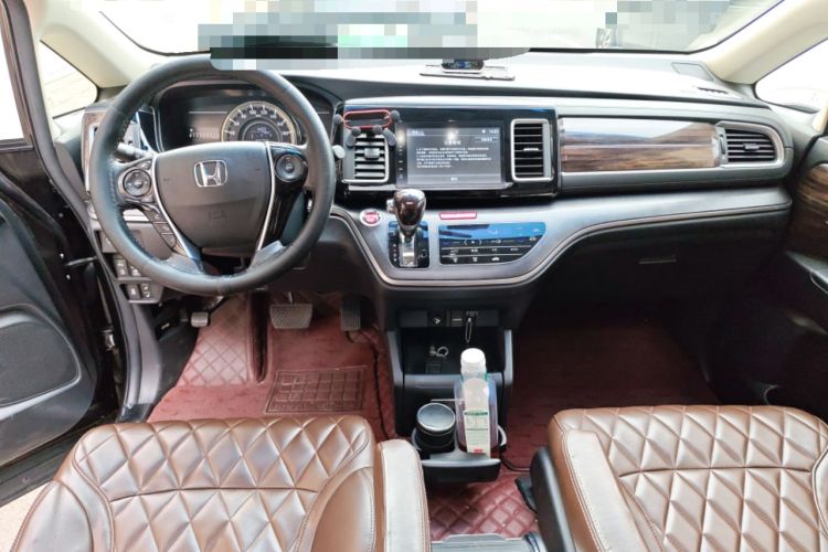 Used Honda Elysion 2016 2.4L Comfort Edition Center Console