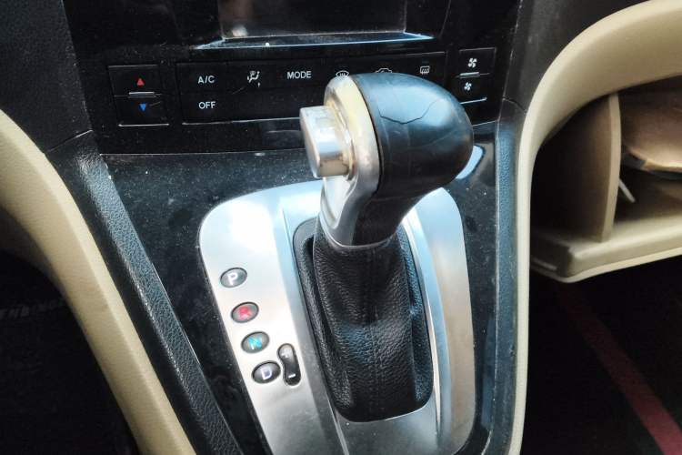 Used Haval H6 2012 2.4L Automatic Two-Wheel Drive Elite Version