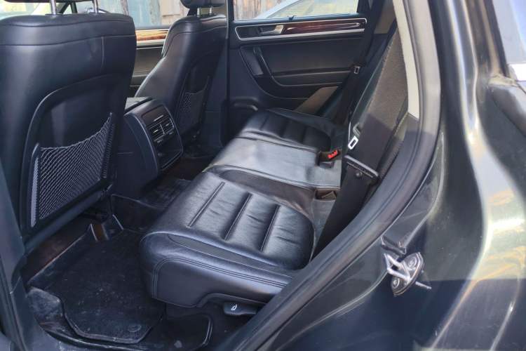 Used Volkswagen Touareg 2011 3.0 TSI Comfort Version
