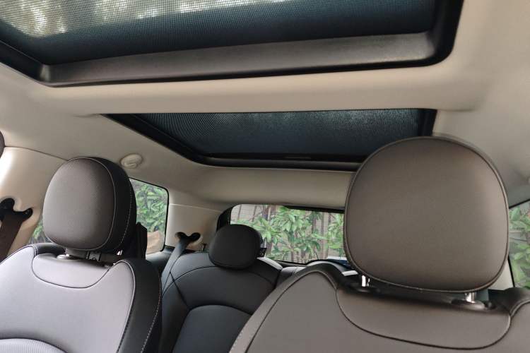 Used MINI MINI 2023 1.5T COOPER Artist