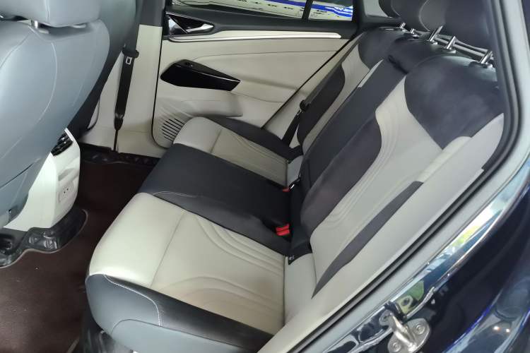 Used Volkswagen ID.4 CROZZ 2021 Long-Range Lite PRO Two-Wheel Drive Version