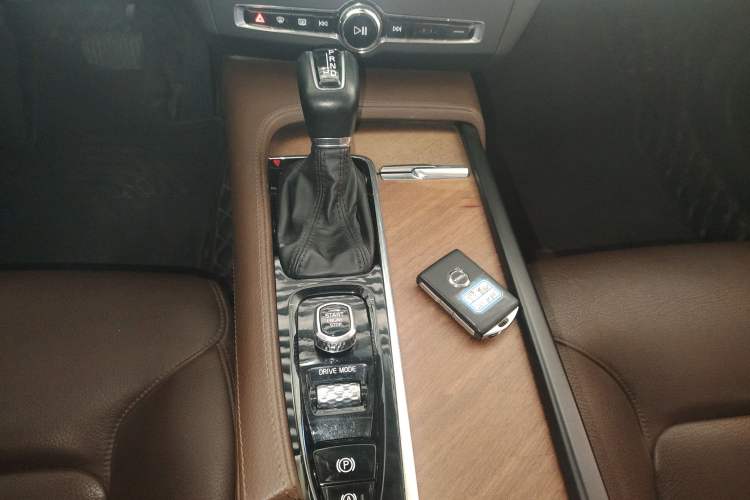 Used Volvo S90 2020 Facelifted T5 Zhiyi Luxury Edition
