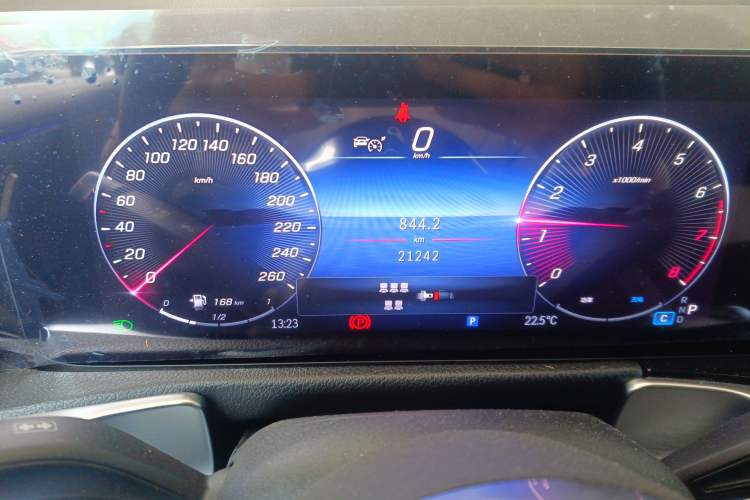 Used Mercedes-Benz GLB 2024 Refresh GLB 220 Fashion Edition Instrument Cluster
