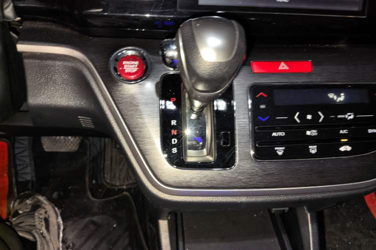 Used Honda Elysion 2016 2.4L Style Edition
