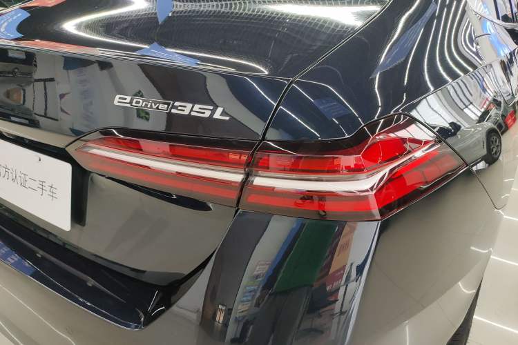 Used BMW i5 2024 eDrive 35L Luxury Model with M Sport Package
