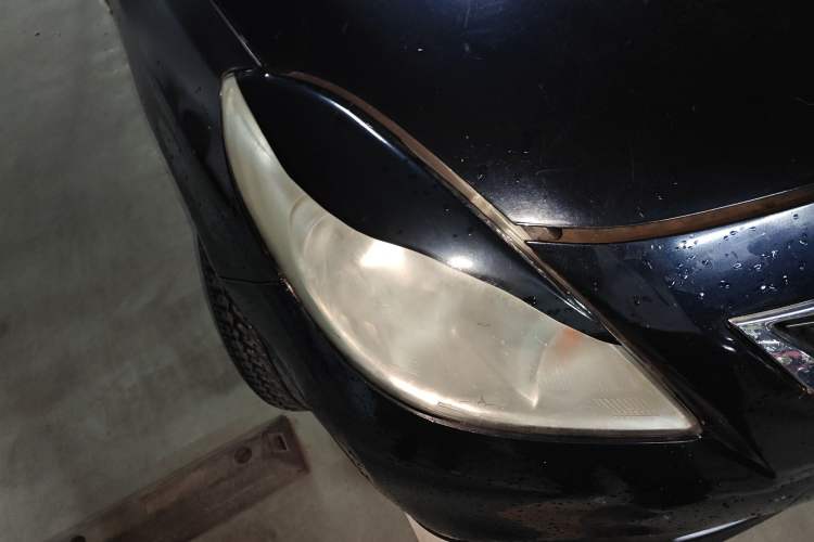 Used Nissan Sunny 2011 1.5XE CVT Comfort Edition Right Front Headlight