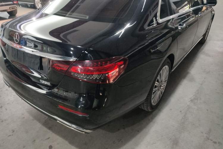 Used Mercedes-Benz E-Class 2022 Second Facelift E 300 L Fashion Edition Exterior 3