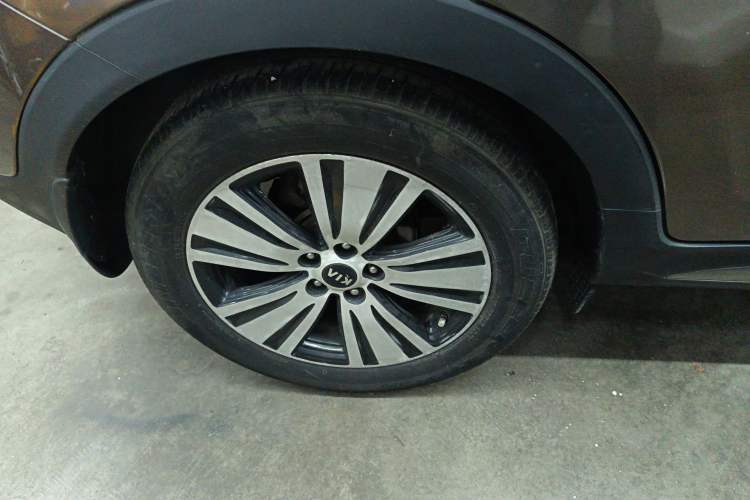 Used Kia Sportage R 2015 2.0L Automatic Two-Wheel Drive DLX Model