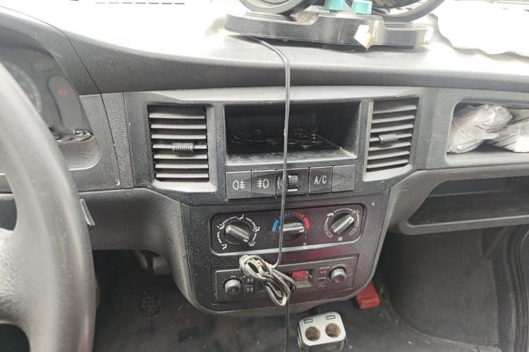 Used Wuling Zhiguang 2015 1.2L S Practical Model LSI Audio And AC Panel