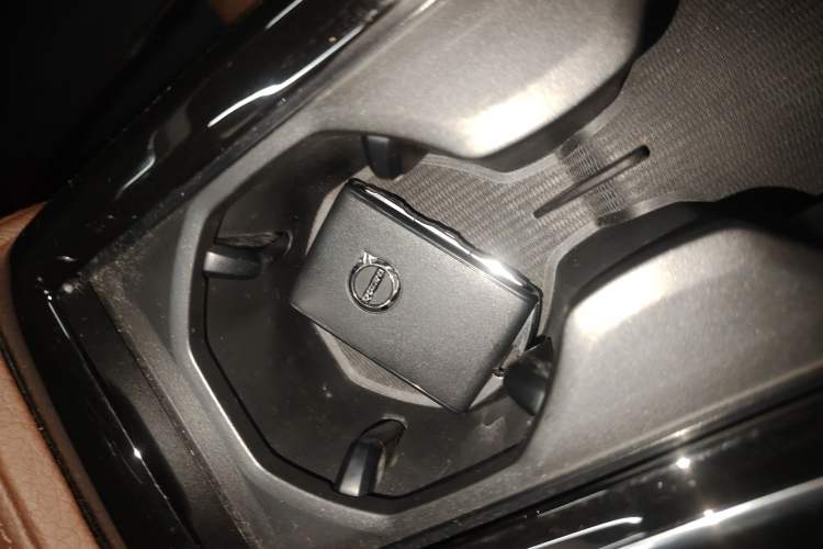 Used Volvo S90 New Energy 2020 T8 e-Drive Hybrid – Zhiyi Luxury Edition Interior 1