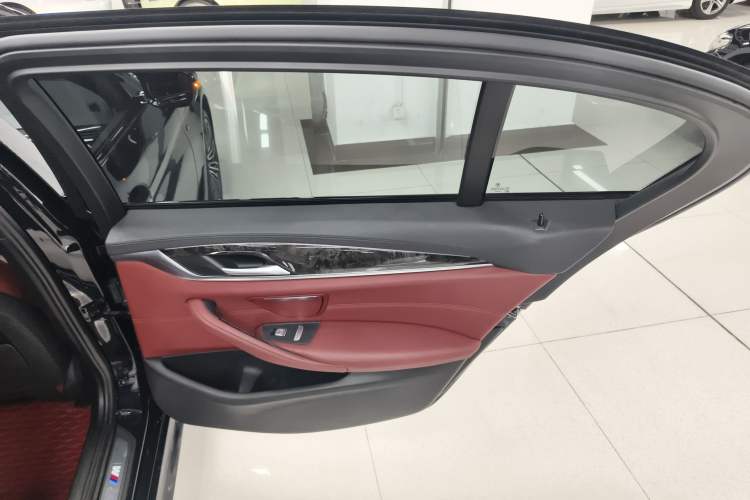 Used BMW 5 Series 2018 Restyled 530Li Leading Edition M Sport Package Right Rear Door Interior