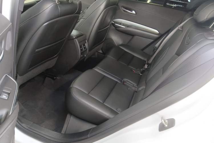 Used Cadillac XT4 2021 28T Two-Wheel Drive Leading Version
