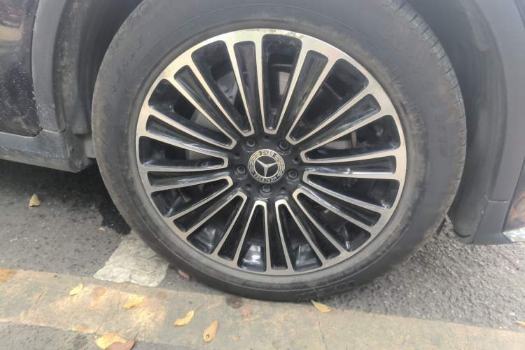 Used Mercedes-Benz GLC 2017 GLC 260 4MATIC Dynamic Edition Right Front Wheel Hub