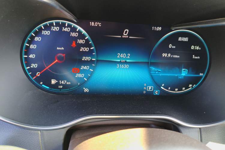 Used Mercedes-Benz GLC 2022 Second Facelift GLC 260 L 4MATIC Luxury Edition Odometer Close Up