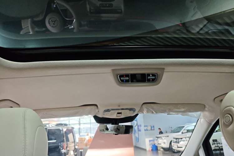 Used Mercedes-Benz V-Class 2024 V 300 L Long Wheelbase Prestige Edition Headliner