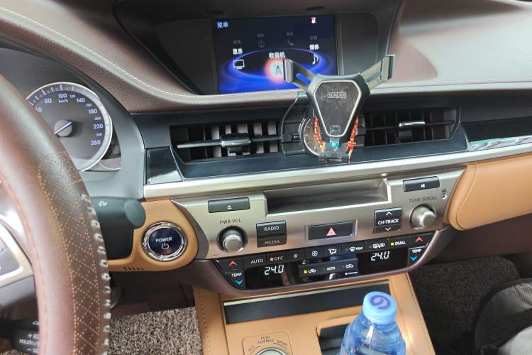 Used Lexus ES 2017 300h Mark Levinson Comfort Edition Audio And AC Panel