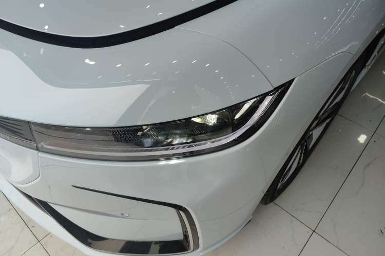 Used VOYAH PASSION 2023 Four-Wheel Drive Flagship Edition Left Front Headlight