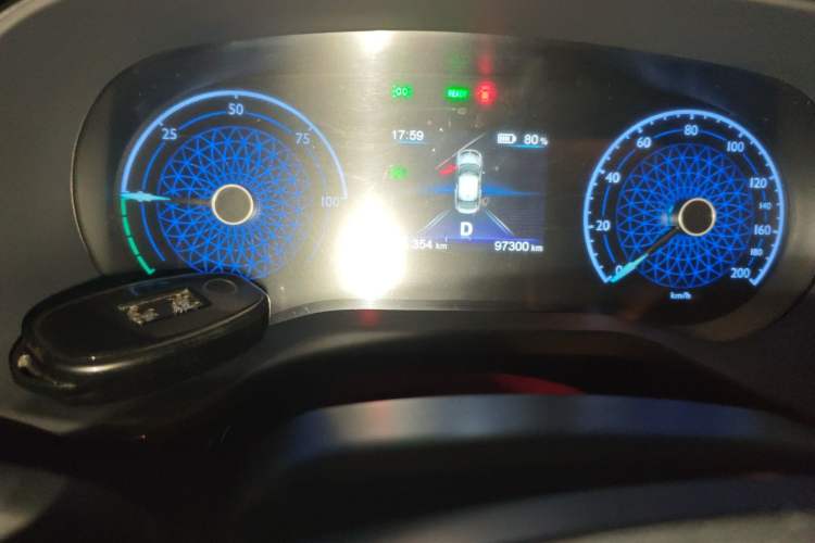 Used Hongqi E-QM5 2022 431 km Charge & Enjoy Edition